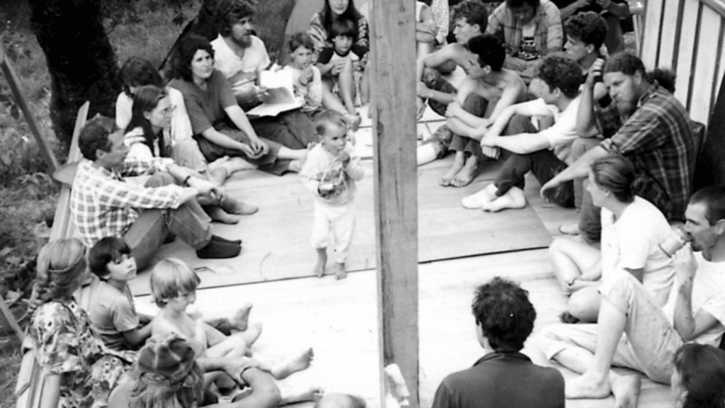 Commune 2005 movie still 1